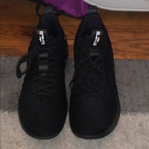 LeBron 15 Low in the color triple black